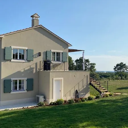 Casa Conte Istria カンファナル